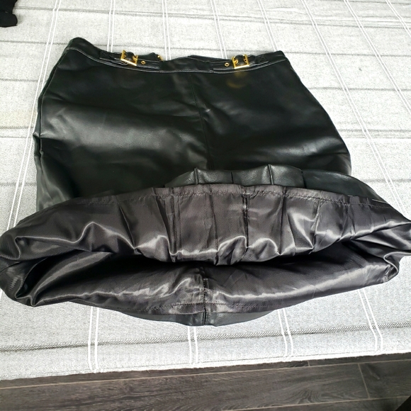 Attitude by Jay Manuel Faux leather skirt - Picture 5 of 5